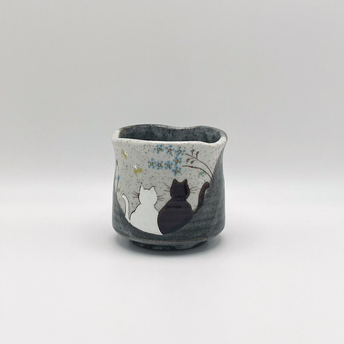 Atelier Yu Cats In Sunny Spot Kutani Yunomi Japanese Teacup 1